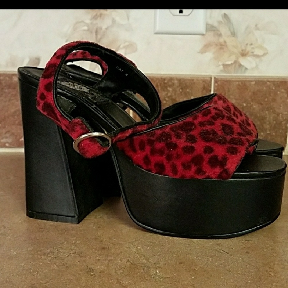 6.5 red leopard platforms